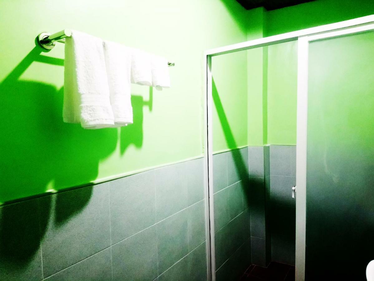 In-N-Out Hostel Siquijor Εξωτερικό φωτογραφία